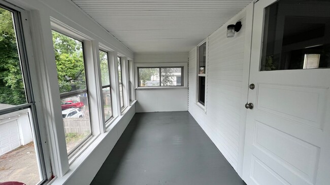 1831 Francis Ave SE in Grand Rapids, MI - Building Photo - Building Photo