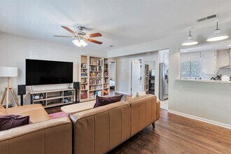 1715 W St Johns Ave in Austin, TX - Building Photo - Building Photo