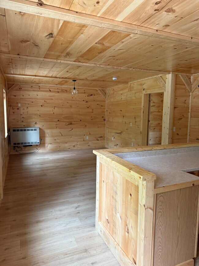 466 Manchester Rd, Unit Apt. 2 in Belgrade, ME - Foto de edificio - Building Photo