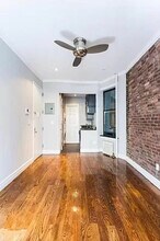 380-382 E 10th St in New York, NY - Foto de edificio - Building Photo