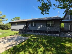 12335 Roy Rd in Pearland, TX - Building Photo