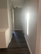 2011 Jalen St in Hollister, CA - Foto de edificio - Building Photo