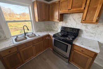 2410 Veterans Dr in Florence, AL - Building Photo - Building Photo