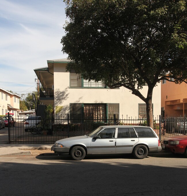 1310 N Las Palmas Ave in Los Angeles, CA - Foto de edificio - Building Photo