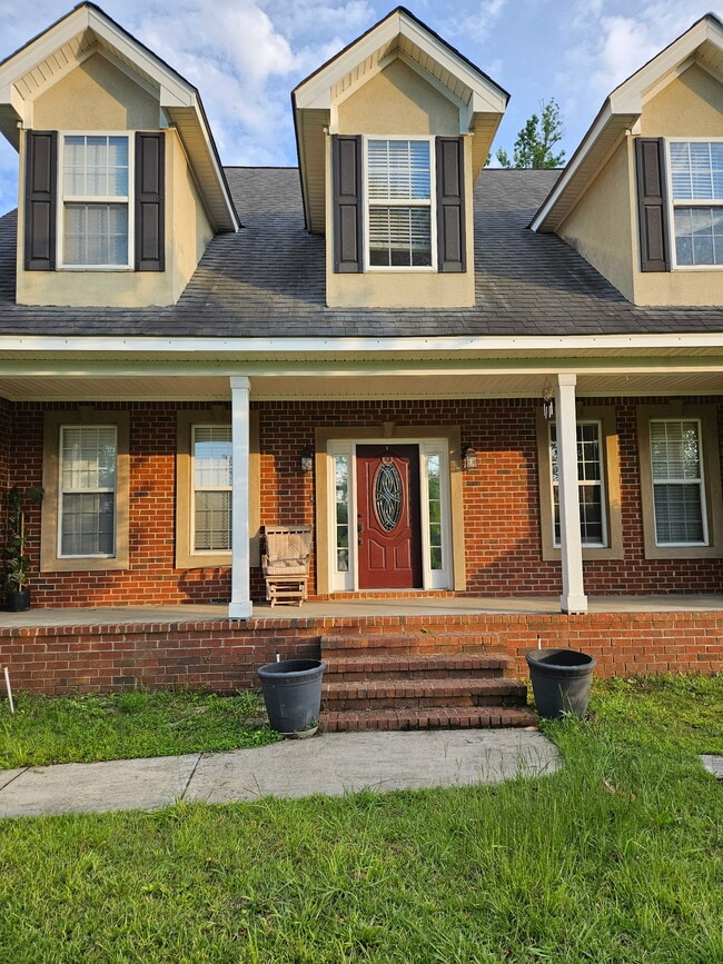 property at 904 Rainne Ct