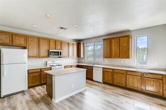 9471 Bighorn Point Ct in Las Vegas, NV - Building Photo - Building Photo