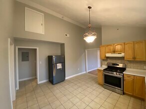 118 Beverly St, Unit 2 in North Andover, MA - Building Photo - Building Photo