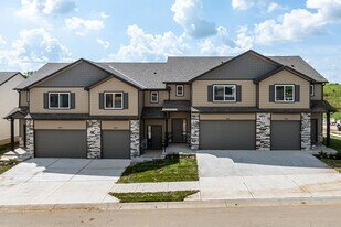 Fairview Crossing Townhomes in Smithville, MO - Building Photo