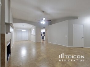 5040 N 86th Ave in Glendale, AZ - Building Photo - Building Photo