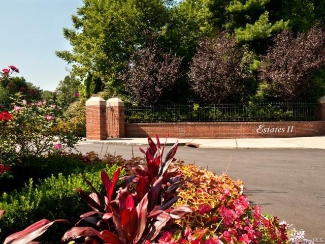 property at 91 Duck Pond Dr