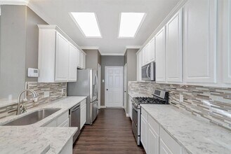 17139 Oakwood Chase Dr in Spring, TX - Building Photo - Building Photo