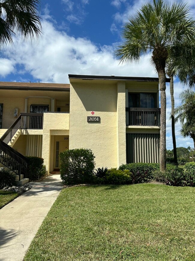 2051 SW 15th St in Deerfield Beach, FL - Building Photo - Building Photo