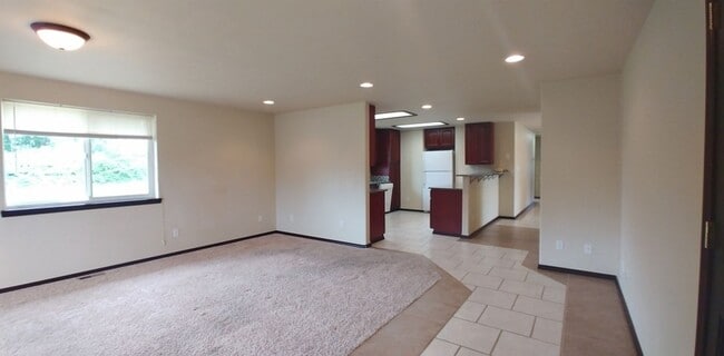 1124 Lindstrom St in Aberdeen, WA - Building Photo - Building Photo