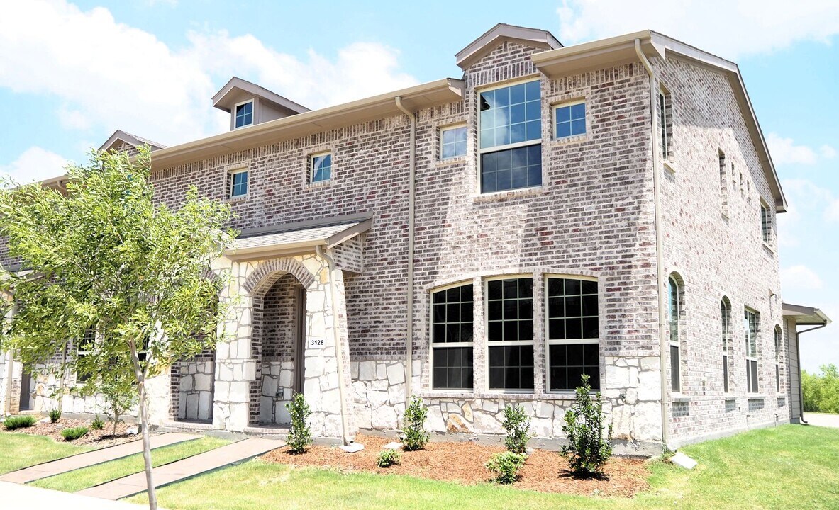 3128 Solana Cir in Denton, TX - Building Photo
