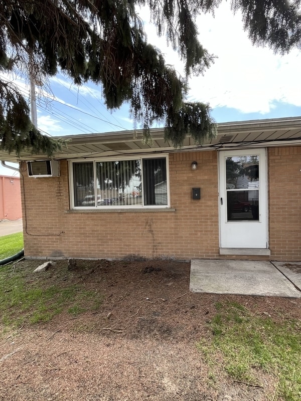 4059 Longtin Ave in Lincoln Park, MI - Building Photo - Building Photo