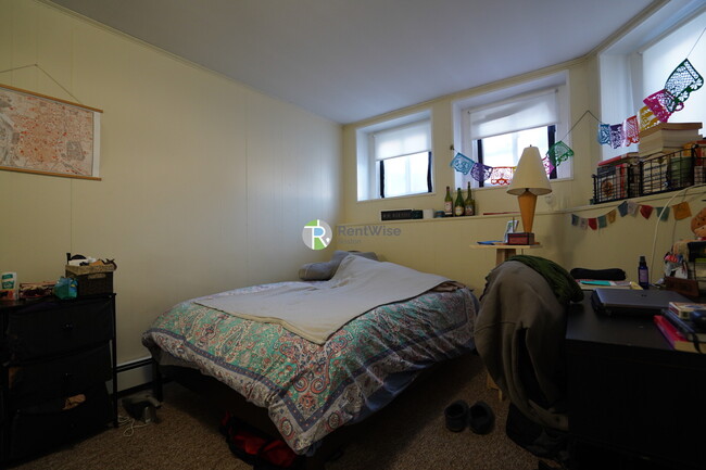 1126 Commonwealth Ave in Boston, MA - Building Photo - Building Photo