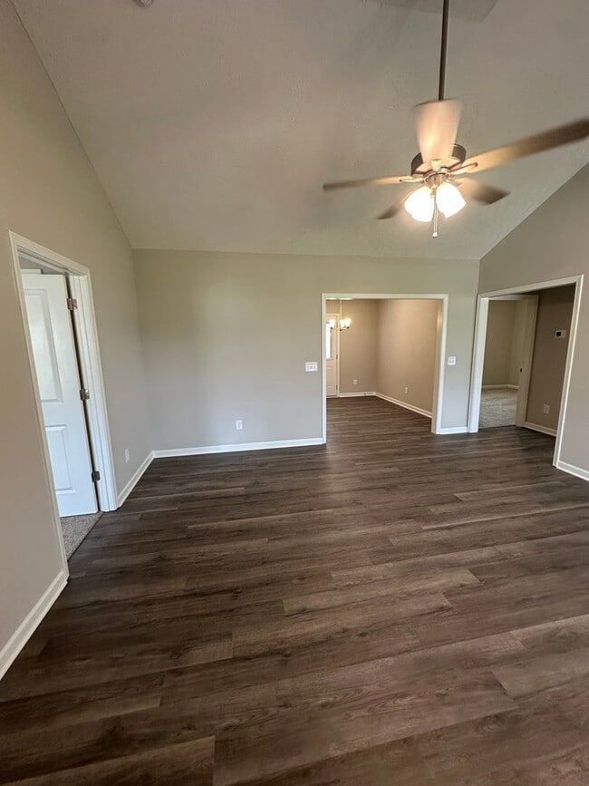 189 Timber Circle in Manchester, TN - Building Photo - Building Photo