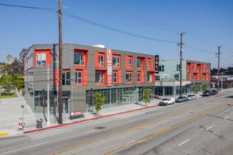 Zoe Lofts in Los Angeles, CA - Building Photo - Building Photo
