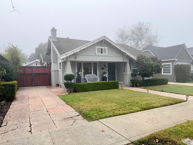 1120 W Walnut St in Stockton, CA - Building Photo - Building Photo