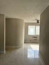 2210 NE 5th Ave, Unit 2210 in Wilton Manors, FL - Foto de edificio - Building Photo