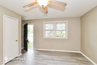 2616 Shady Lawn Dr in Greensboro, NC - Building Photo - Building Photo