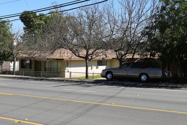 931-943 W 9th Ave in Escondido, CA - Building Photo - Building Photo