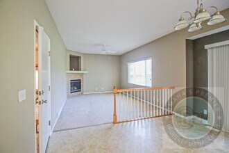 4602 N 155th Ave in Omaha, NE - Building Photo - Building Photo