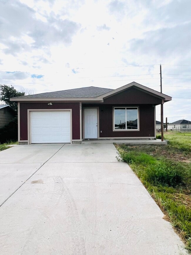 property at 2627 Globe Ave