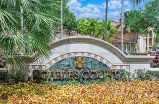 6851 SW 44th St, Unit 304 in Miami, FL - Building Photo