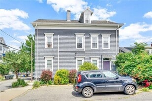 72 Courtland St in Providence, RI - Building Photo