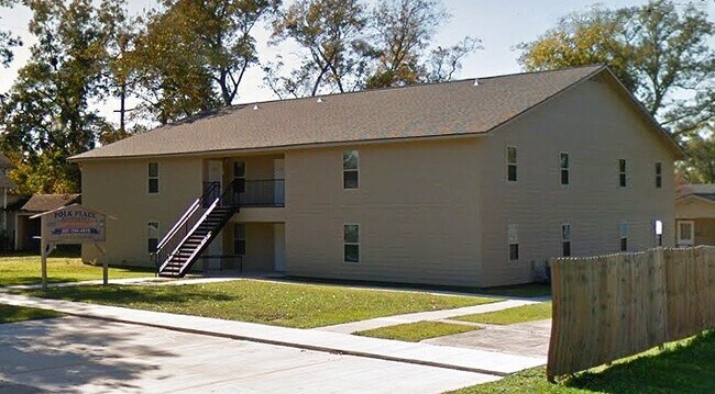 property at 815 E Russell Ave