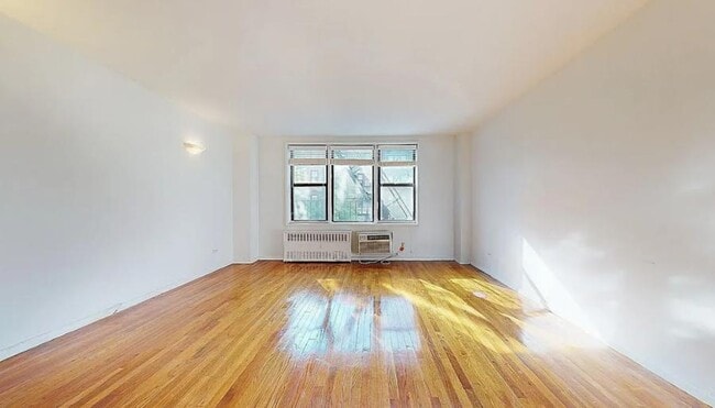 225 E 26th St, Unit 3N in New York, NY - Foto de edificio - Building Photo