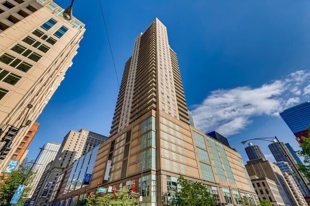 property at 545 N Dearborn St
