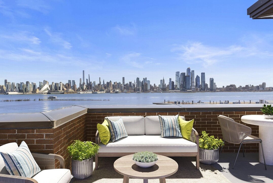 200 Oxford Landing in Weehawken, NJ - Building Photo