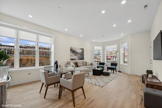 3615 N Wilton Ave in Chicago, IL - Building Photo - Building Photo