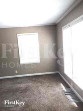 9058 E 66 Terrace in Raytown, MO - Building Photo - Building Photo