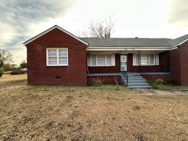 2045 Lamar Ave in Memphis, TN - Building Photo - Building Photo
