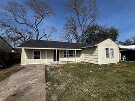 5815 Southseas St in Houston, TX - Building Photo