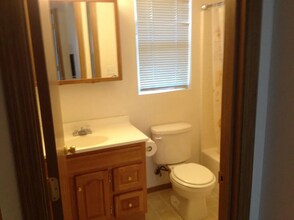 4436 Alderbury St in Eugene, OR - Foto de edificio - Building Photo