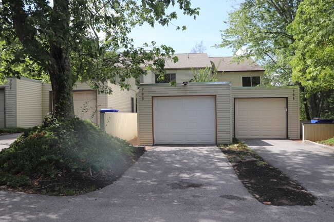 property at 703 Idlewood Ln