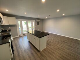 433 S Fairview St in Burbank, CA - Building Photo