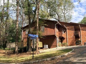 815 Timbers Ct in Tallahassee, FL - Building Photo