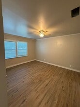 214 S Rowe St in Pryor, OK - Building Photo - Building Photo