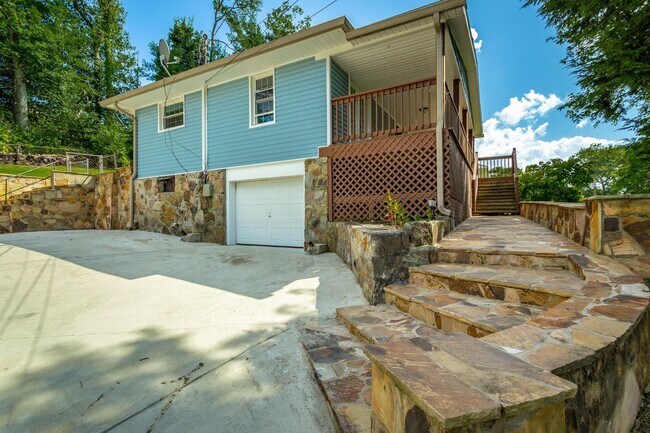 1032 S Seminole Dr in Chattanooga, TN - Building Photo - Building Photo