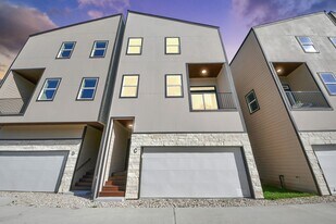 1216 D E 34th St in Houston, TX - Building Photo