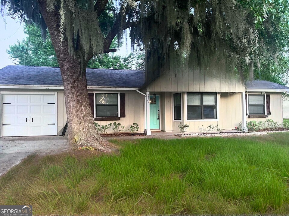 315 Sunnyside Dr in St. Marys, GA - Building Photo