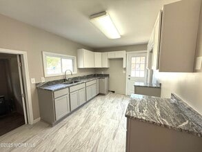 410 Bay Way in Lanoka Harbor, NJ - Building Photo - Building Photo