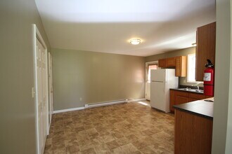 217 W Church St, Unit 2 in Lock Haven, PA - Foto de edificio - Building Photo