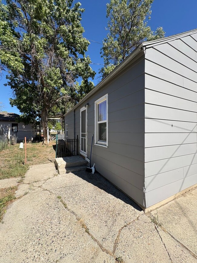 property at 511 1/2 7th Ave