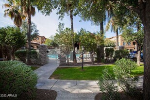 1920 E Bell Rd in Phoenix, AZ - Building Photo